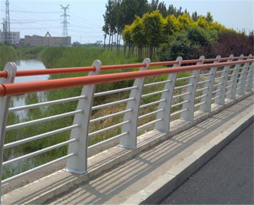 景觀不銹鋼復(fù)合管護(hù)欄